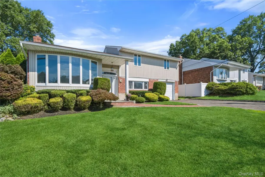 19 Jody Lane, Plainview, NY 11803 - #2