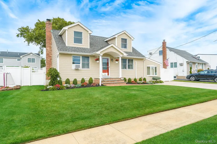 16 Kensington Avenue, Massapequa, NY 11758 - #3