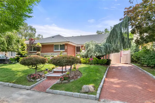 7349 196th Place, Fresh Meadows, NY 11366