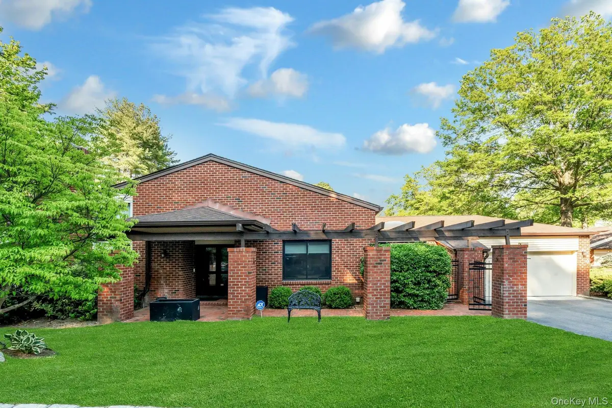177 Gannet Court #Belaire, Manhasset, NY 11030 - #1