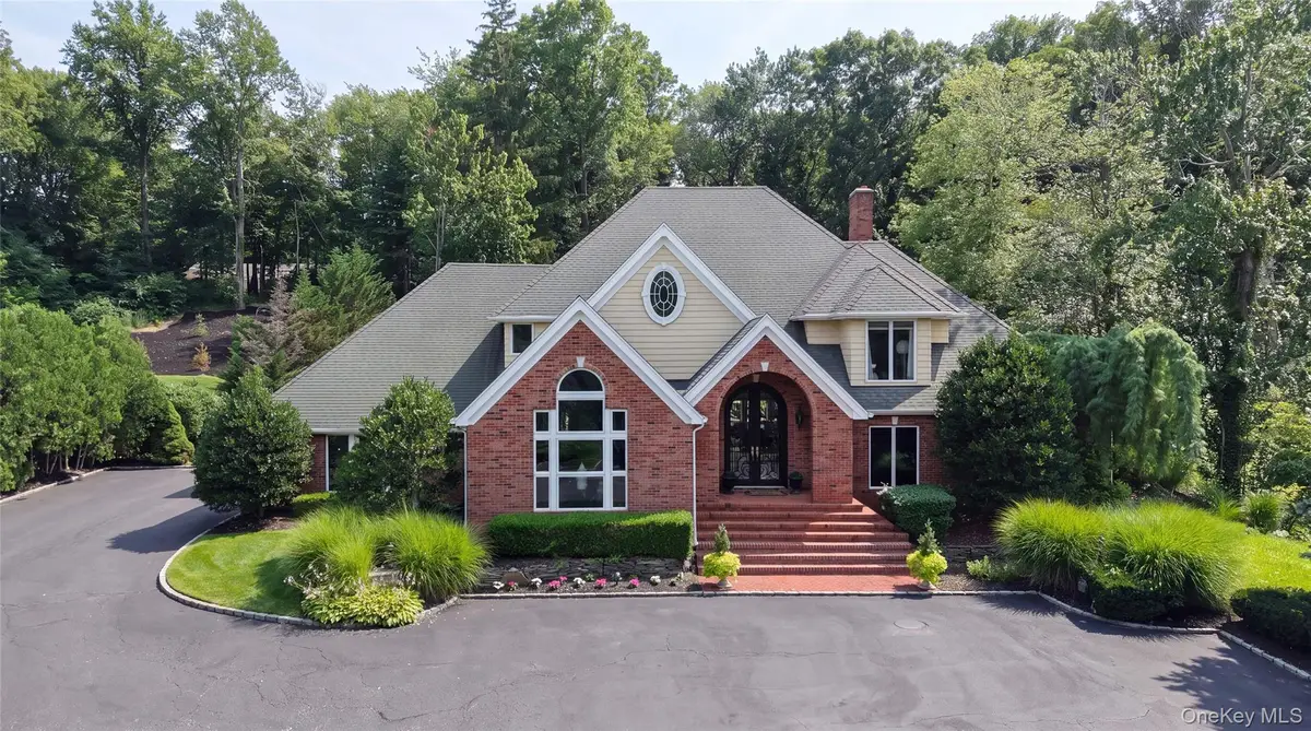 589 Caledonia Road, Dix Hills, NY 11746 - #1