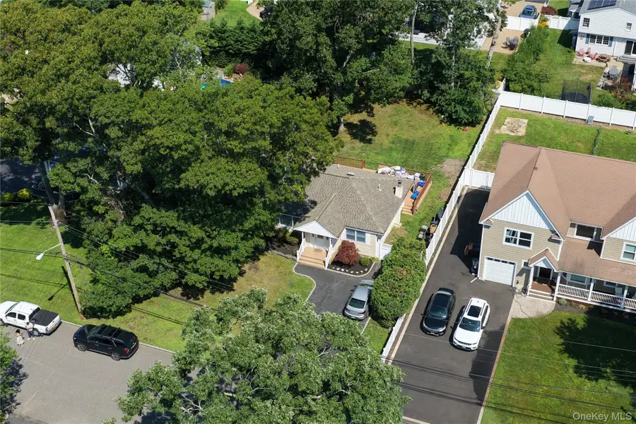 15 Marianna Place, East Islip, NY 11730 - #2