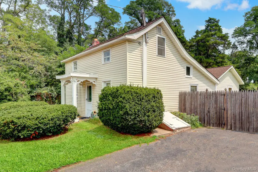 1315 Coates Avenue, Holbrook, NY 11741 - #2
