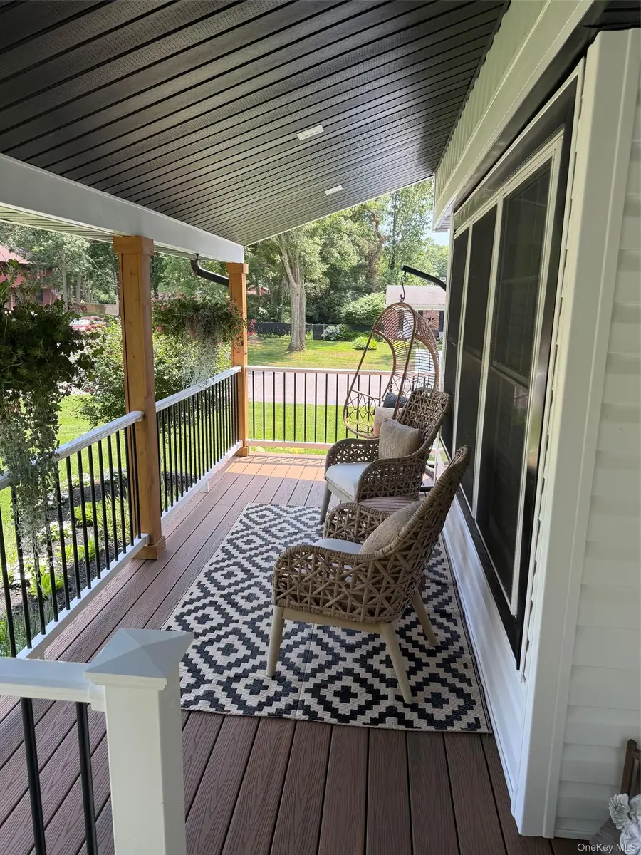 29 Rolling Hills Drive, Ridge, NY 11961 - #3