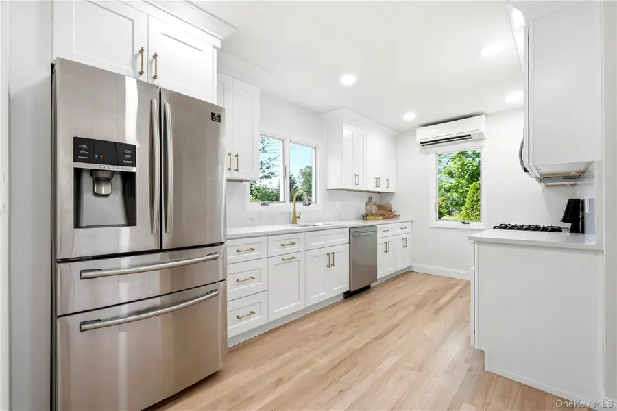 115 Bucknell Road, West Sayville, NY 11796 - #2