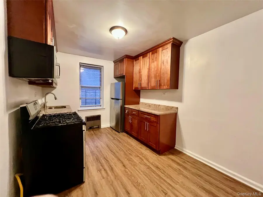 2080 Barnes Avenue #5B, Bronx, NY 10462 - #2