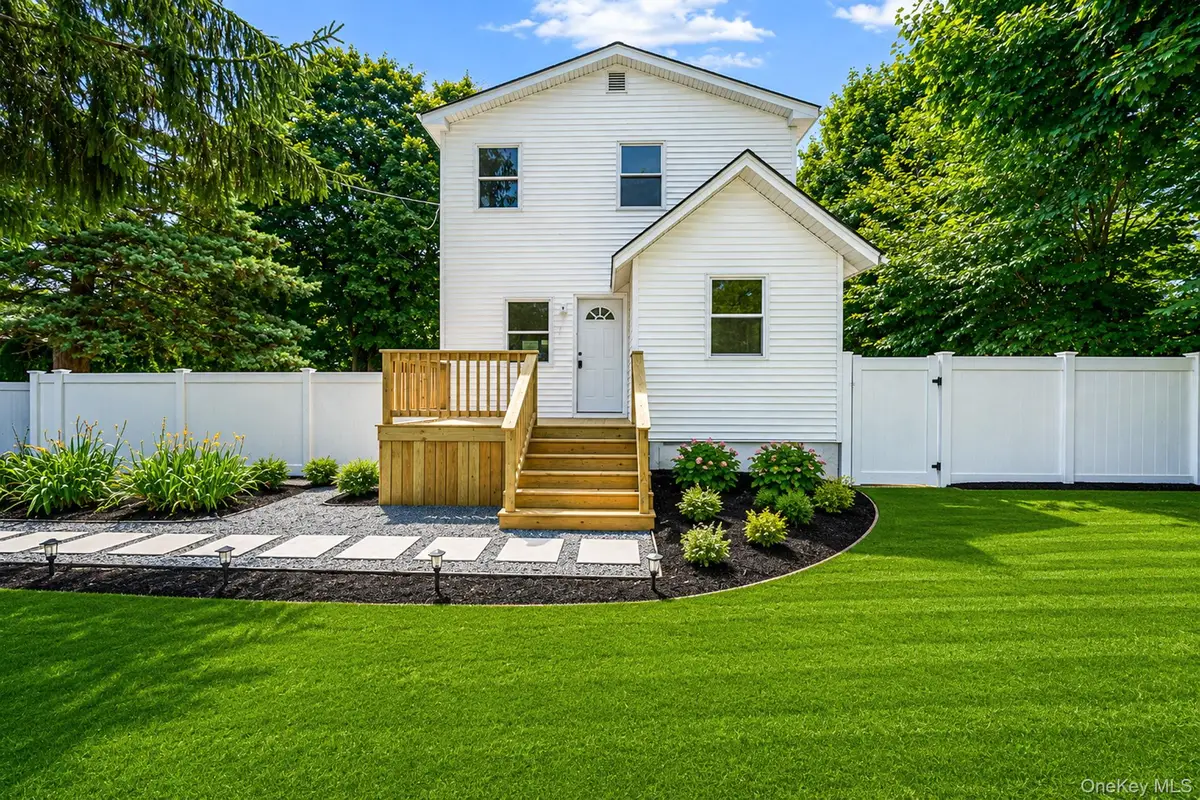 13 Graham Place, Nesconset, NY 11767 - #1