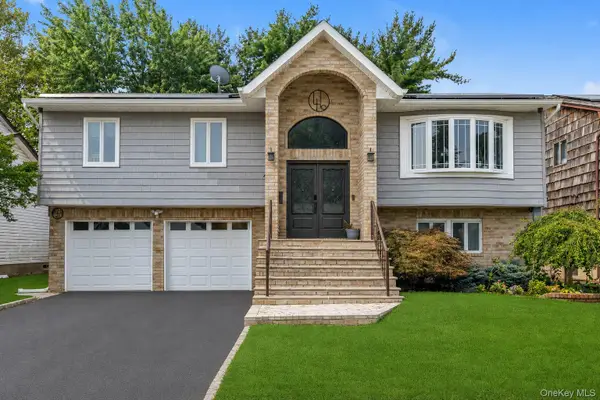 46 Valley Lane E, Valley Stream, NY 11581