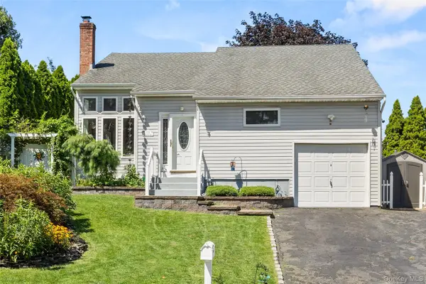 172 11th Avenue, Holtsville, NY 11742