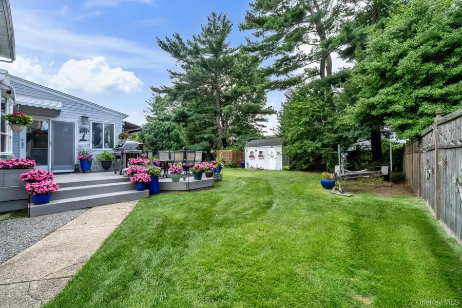 20 Cornwall Lane, Hicksville, NY 11801 - #3