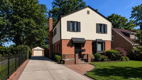 20962 Whitehall Terrace, Queens Village, NY 11427