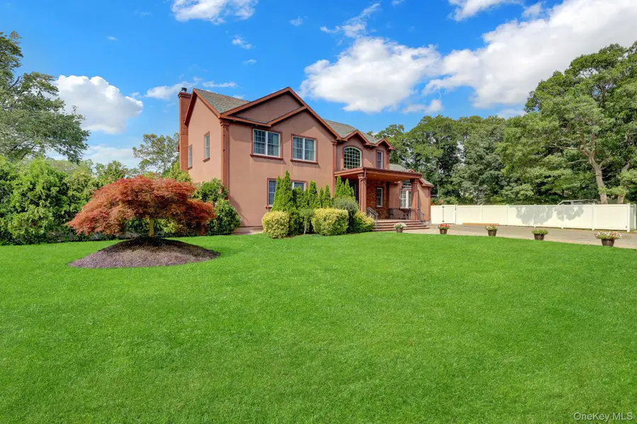 21 Morris Avenue, Patchogue, NY 11772 - #2