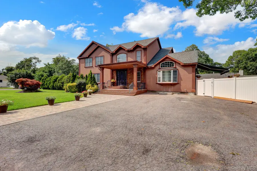 21 Morris Avenue, Patchogue, NY 11772 - #3