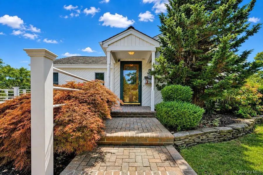 8 Stuart Avenue, Amityville, NY 11701 - #2