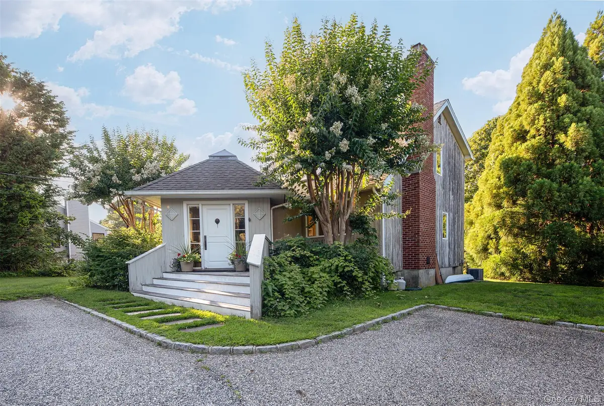 33 Hilltop Road, Southampton, NY 11968 - #1