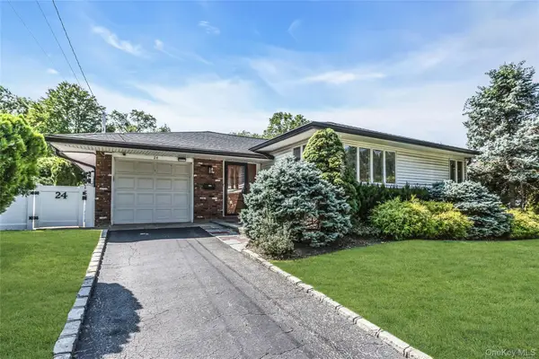24 Lewis Lane, Port Washington, NY 11050