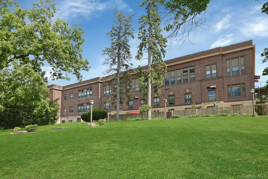60 Kensico Road #13, Thornwood, NY 10594 - #2