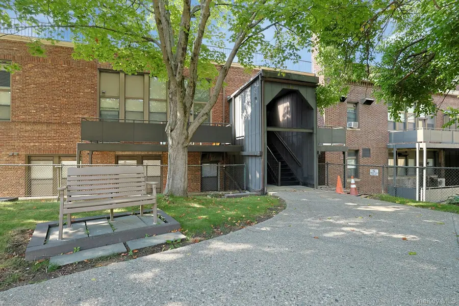 60 Kensico Road #13, Thornwood, NY 10594 - #3