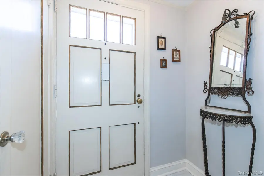 8 Plymouth Road, Great Neck, NY 11023 - #3