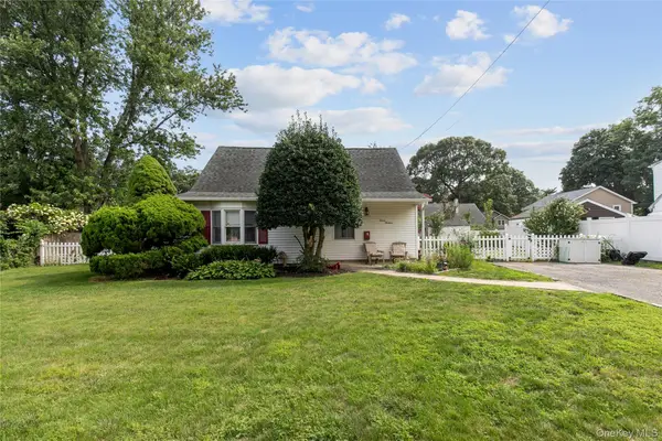 713 Wren Court, West Hempstead, NY 11552
