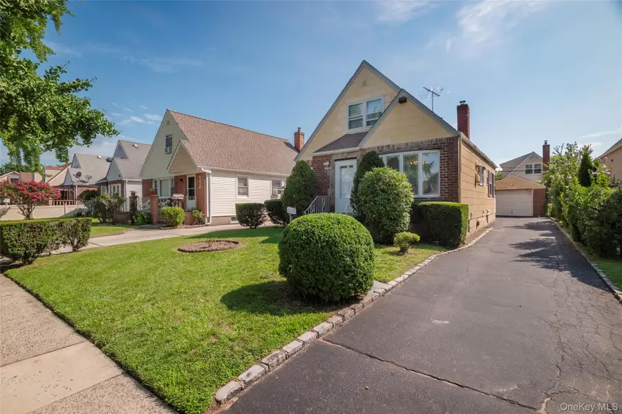 82-53 266th Street, Floral Park, NY 11004 - #2