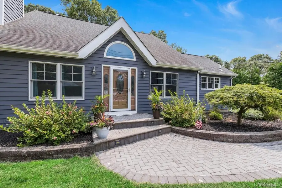 111 W Tiana Road, Hampton Bays, NY 11946 - #2
