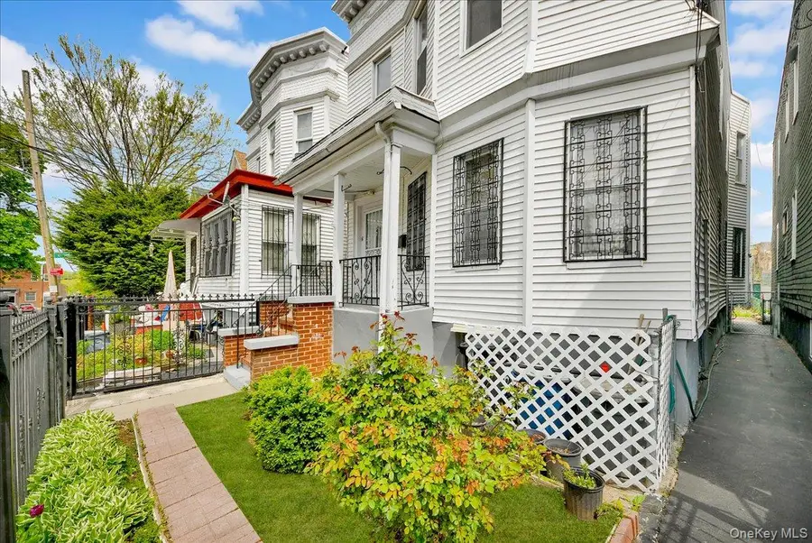 681 E 243rd Street, Bronx, NY 10470 - #2