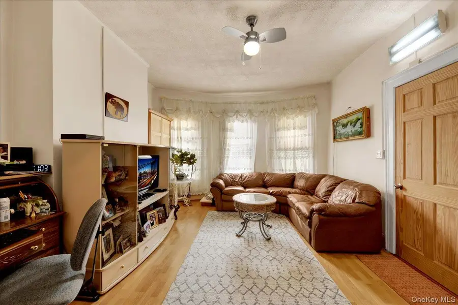 681 E 243rd Street, Bronx, NY 10470 - #3