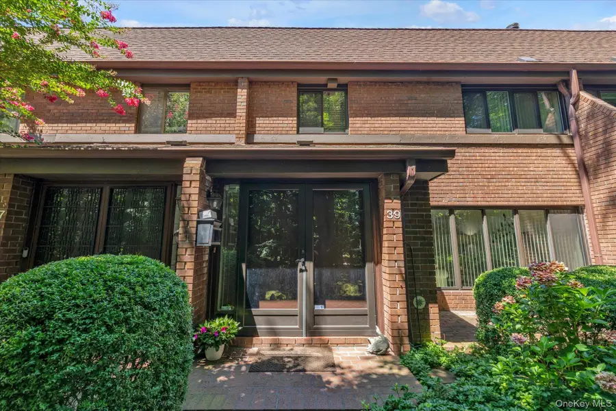 39 Spring Hollow, Roslyn, NY 11576 - #2