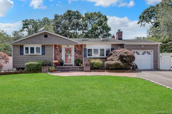 408 Oceanside Street, Islip Terrace, NY 11752
