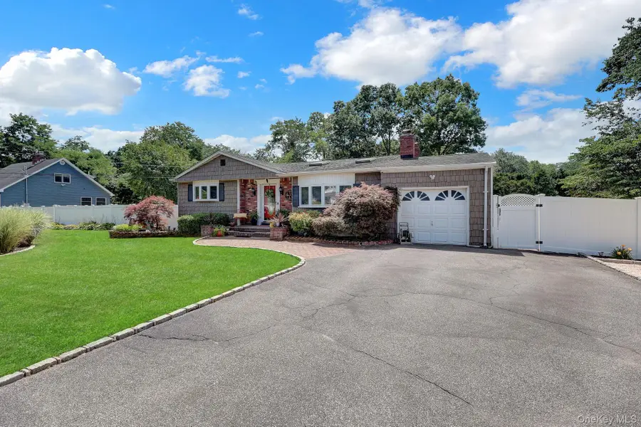 408 Oceanside Street, Islip Terrace, NY 11752 - #3