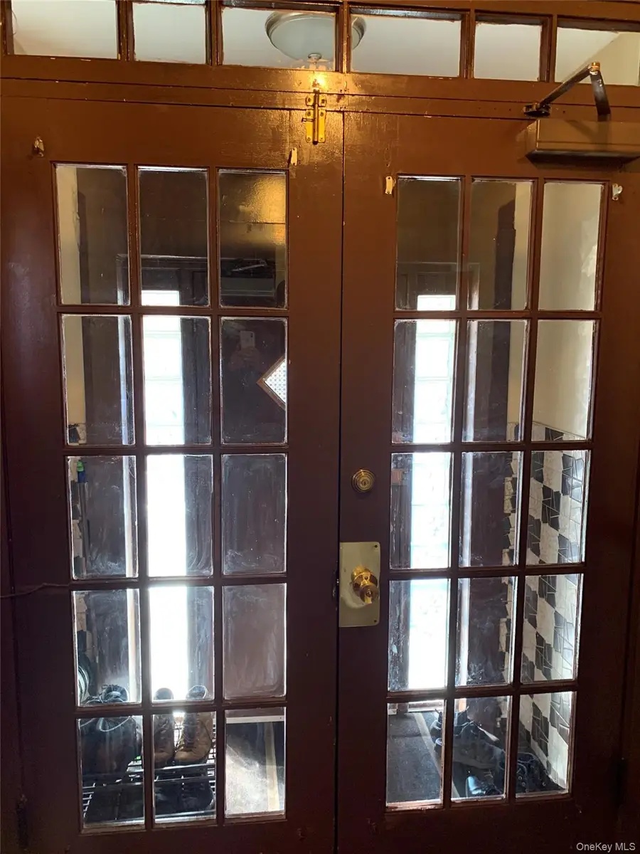 2564 Paulding Avenue, Bronx, NY 10469 - #2