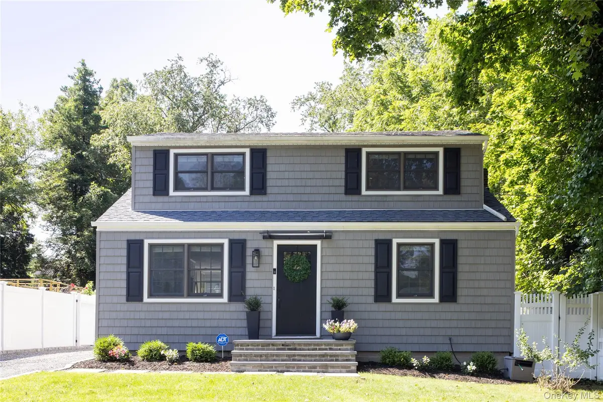 25 Clearfield Place, Huntington, NY 11743 - #1