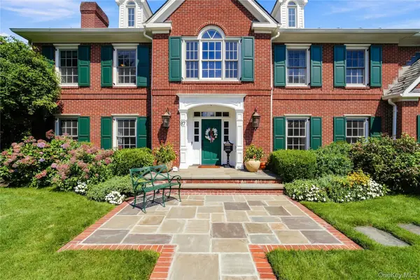 87 4th Street, Garden City, NY 11530