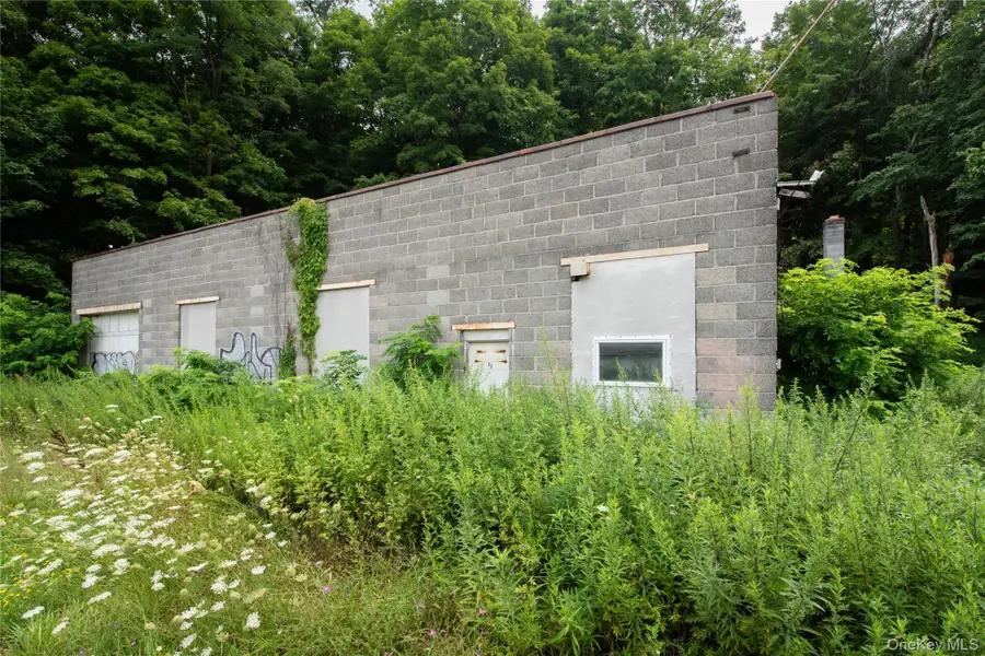 46 South Avenue, Pleasant Valley, NY 12569 - #3