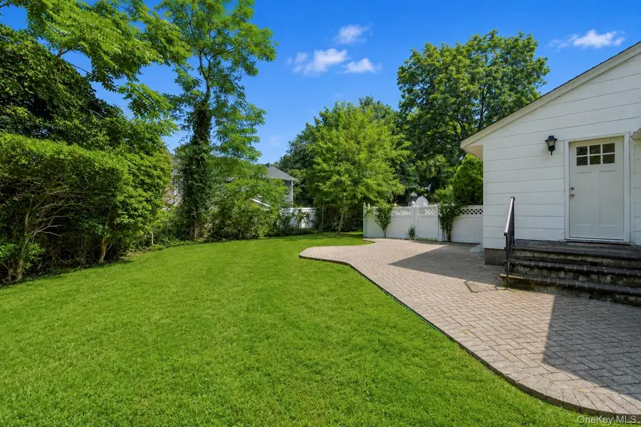 1 Dale Lane, Smithtown, NY 11787 - #3