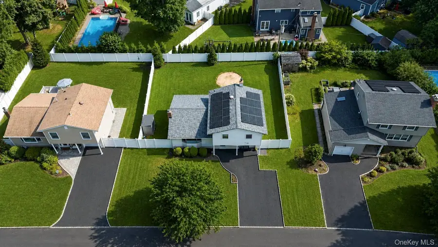 18 Catherwood Crescent, Melville, NY 11747 - #2