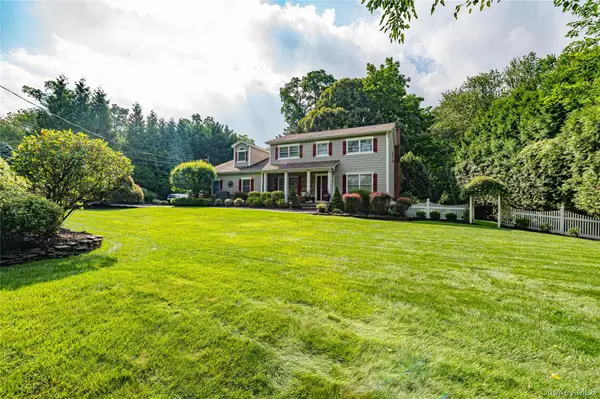 14 Breeze Hill Road, Northport, NY 11768