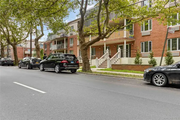 6434 Grand Central Parkway #1E, Forest Hills, NY 11375