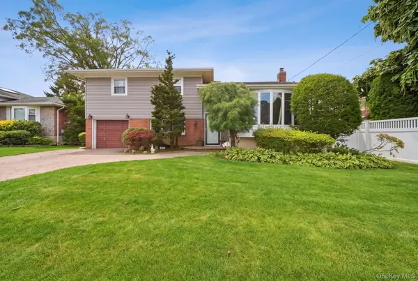 826 Beckman Drive, North Bellmore, NY 11710