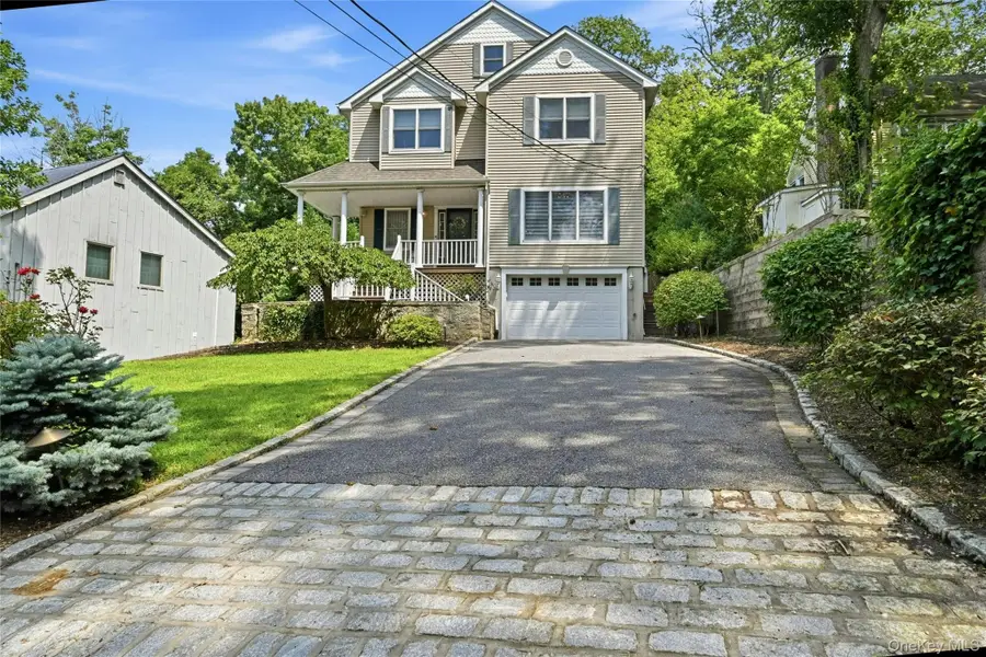 7 Cotswold Drive, Centerport, NY 11721 - #2