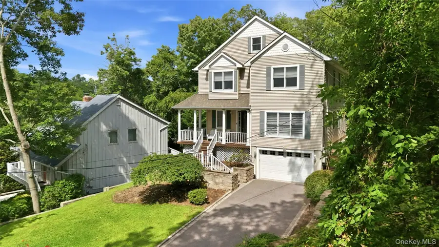 7 Cotswold Drive, Centerport, NY 11721 - #3