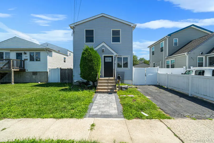 646 S 7th Street, Lindenhurst, NY 11757 - #2