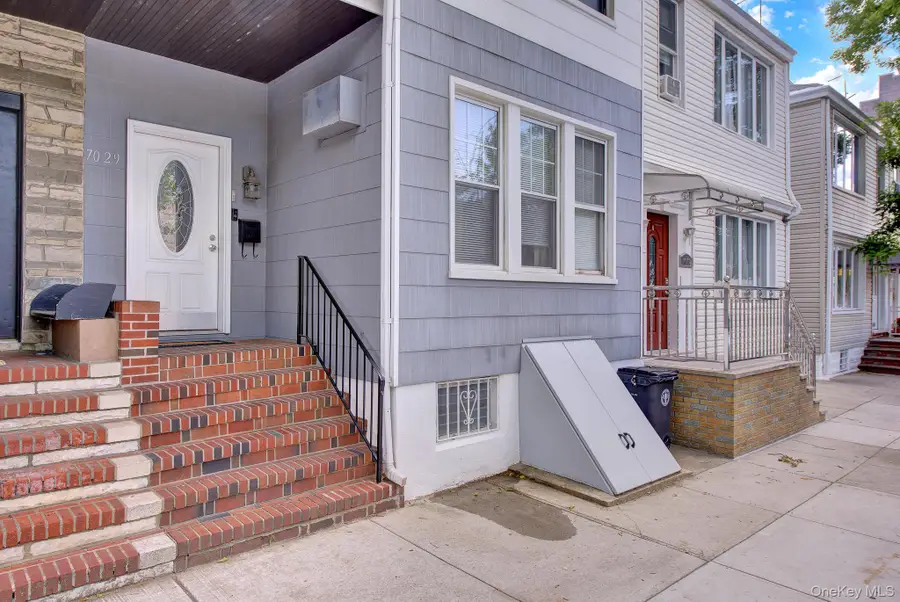 70-29 68 Th Place, Glendale, NY 11385 - #2