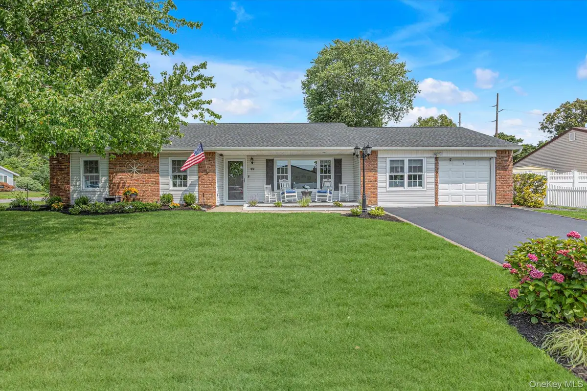 92 Sequoia Way, Holbrook, NY 11741 - #1