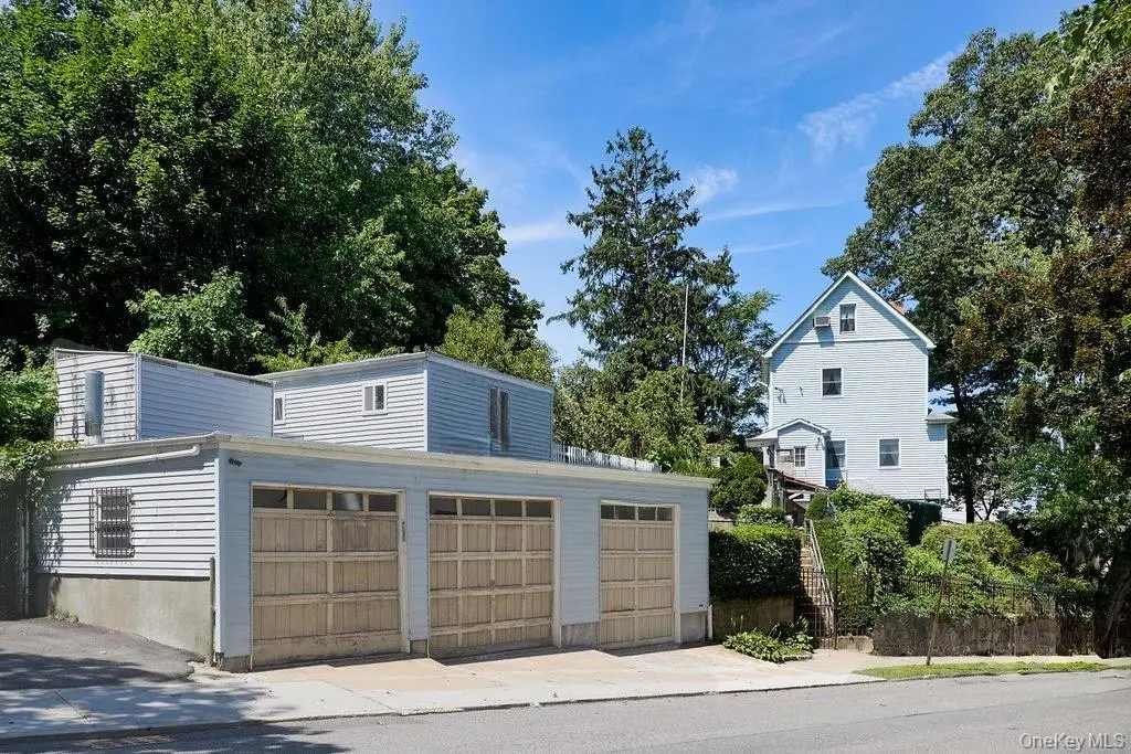 404 Prescott Street, Yonkers, NY 10701 - #1