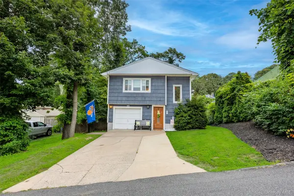 33 Manhasset Road, Sound Beach, NY 11789