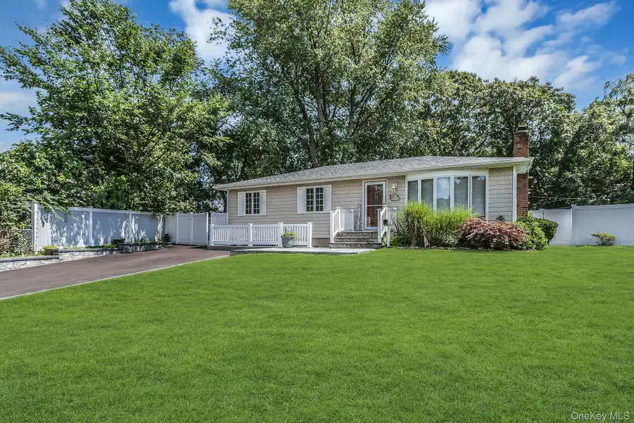 58 Crescent Place, Smithtown, NY 11787 - #3