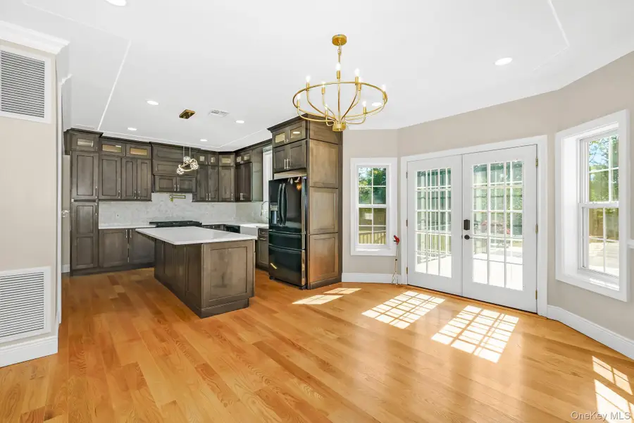 14 Lindsey Place, Holbrook, NY 11741 - #3