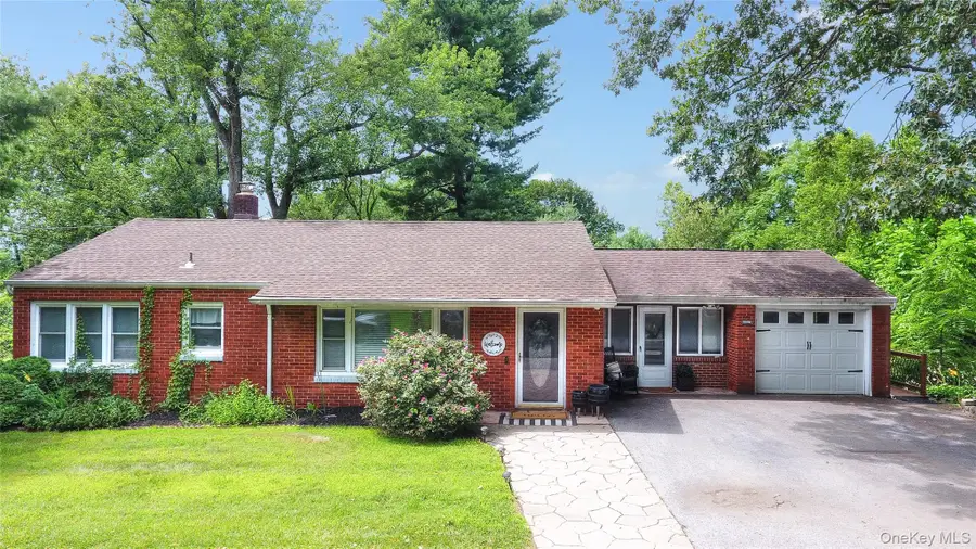 10 Oak Ridge Drive, New Windsor, NY 12553 - #3